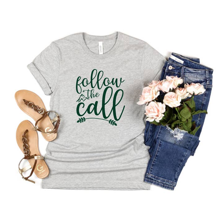 Følg Call Mountains Tshirt for engroshandel hos Awkward Mama Designs