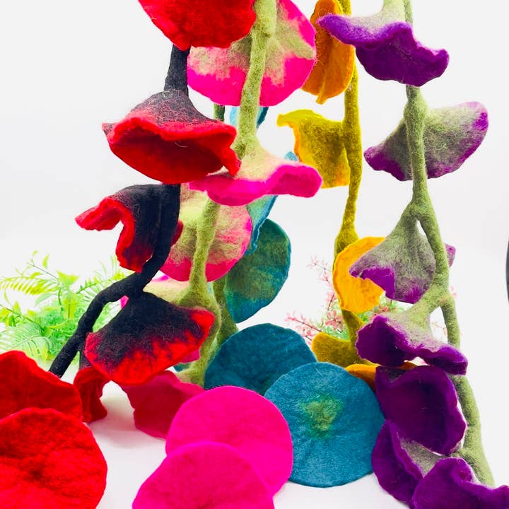 Merocoat - Vendita all'ingrosso Bandierine/Ghirlande - Ghirlanda di 20 fiori in feltro colorato4