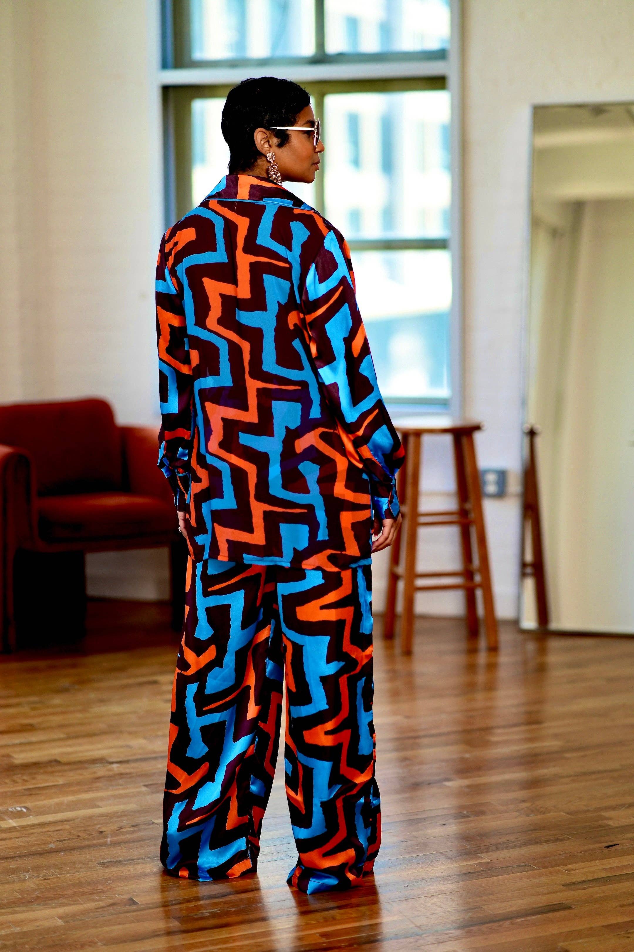 DUA MENKA - Vente Ensemble haut et pantalon (PAS d'intérieur) - Femme - Ensemble deux pièces en soie Ankara Ututu – Élégant et confortable5