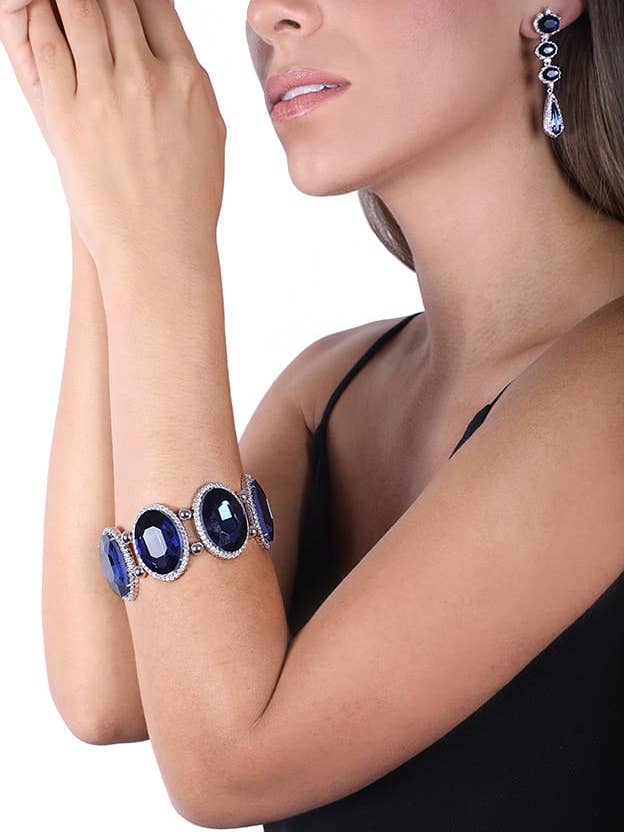 Ensemble boucles d'oreilles pendantes et bracelet extensible pour la vente par ZAXIE by Stefanie Taylor