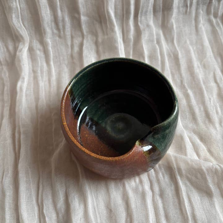 Charlotte Manser Ceramics – wholesale Bowl – Earth Tea Bag Bowl2