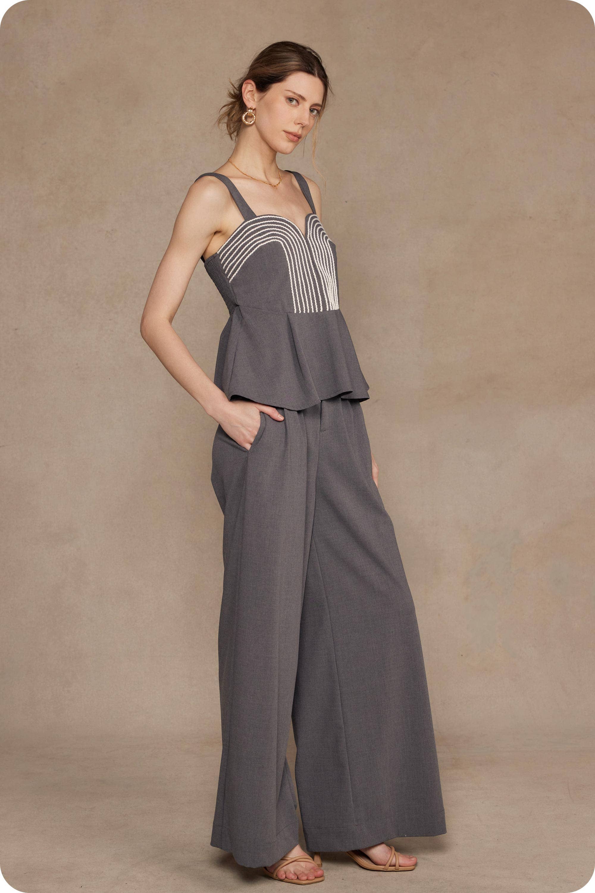 Strut & Bolt – wholesale Byxor - Dam – Kostymbyxor med vida ben7