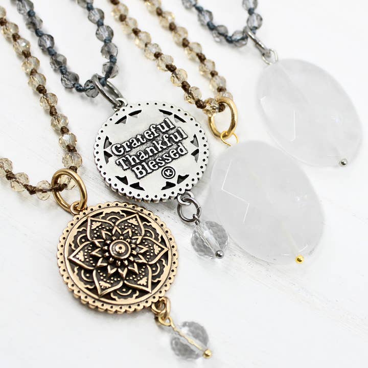 Dankbar Dankbar Gesegnet Mandala Blüte Original Halskette für den Großhandel von Katia Designs