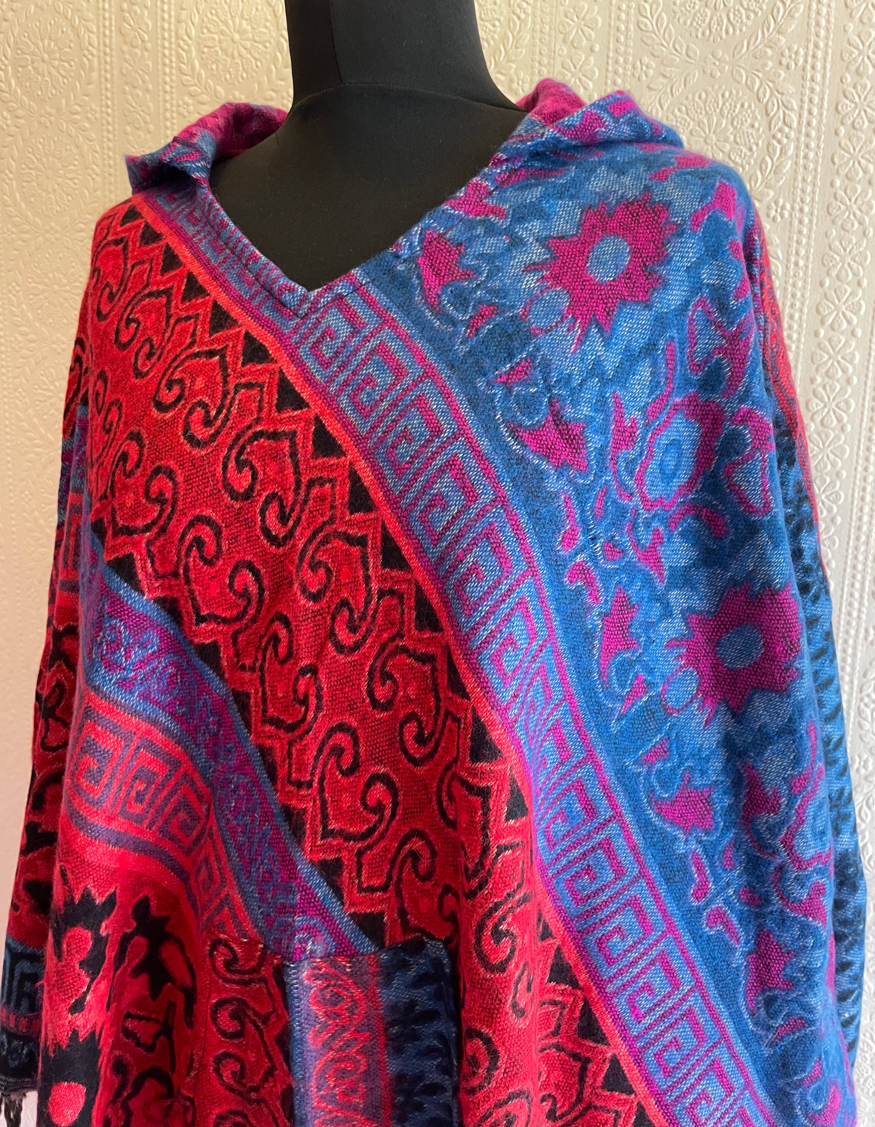 Emma's Emporium – wholesale Poncho – Unisex – AW15a Fleecy Hooded Poncho5