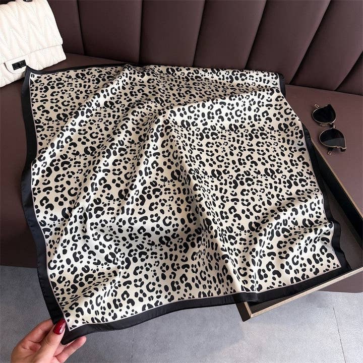 Sheer Trend - Wholesale Scarf - Women's - Fashionable Leopard Print Scarf1