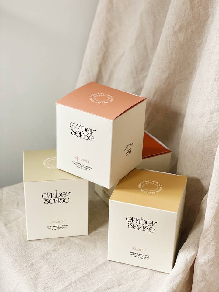 QUEEN - BEURRE DE NOIX DE COCO ET DE KARITÉ pour la vente par Ember Sense