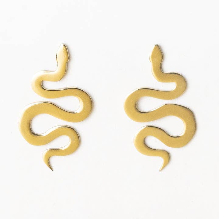 Boucles d'oreilles serpent Kara en laiton pour la vente par INK + ALLOY