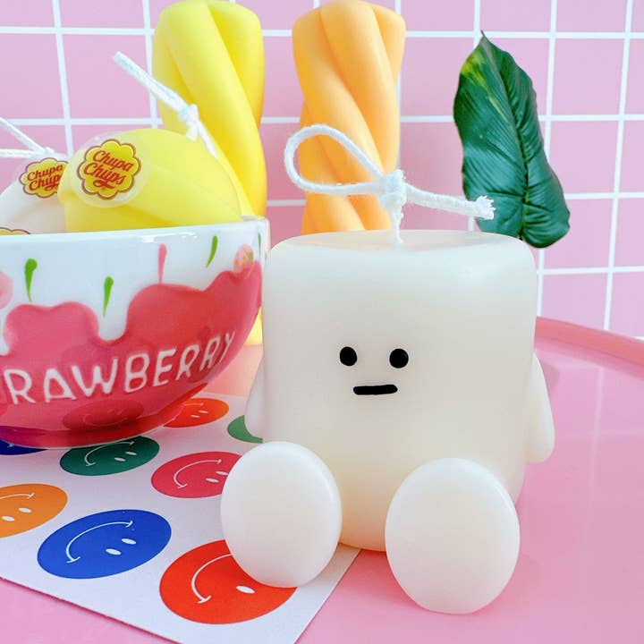 Marshmallow Candle, Cute Soy Candle for wholesale by The Cutest Hits