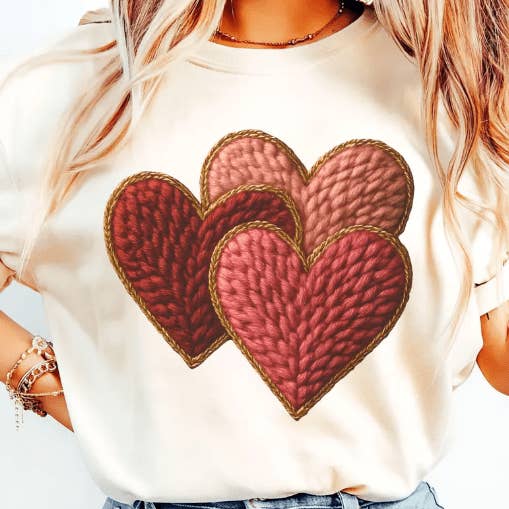 Vêtement graphique faux crochet Triple Cœur pour la vente par Kindred Flame Outfitters