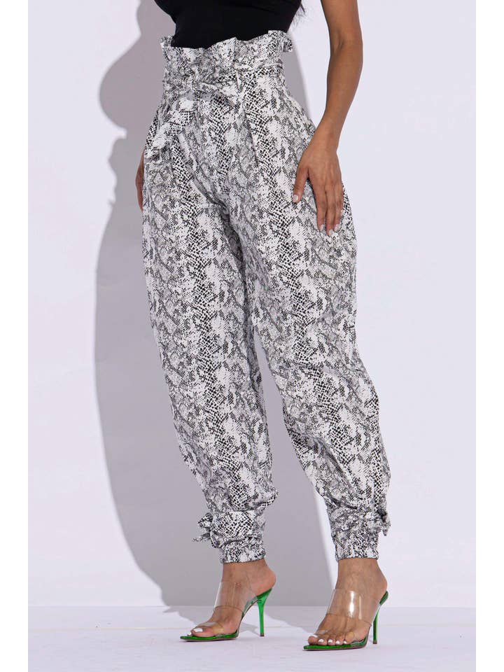 GRIJS Cargobroek met slangenhuidprint voor groothandel op Faire5