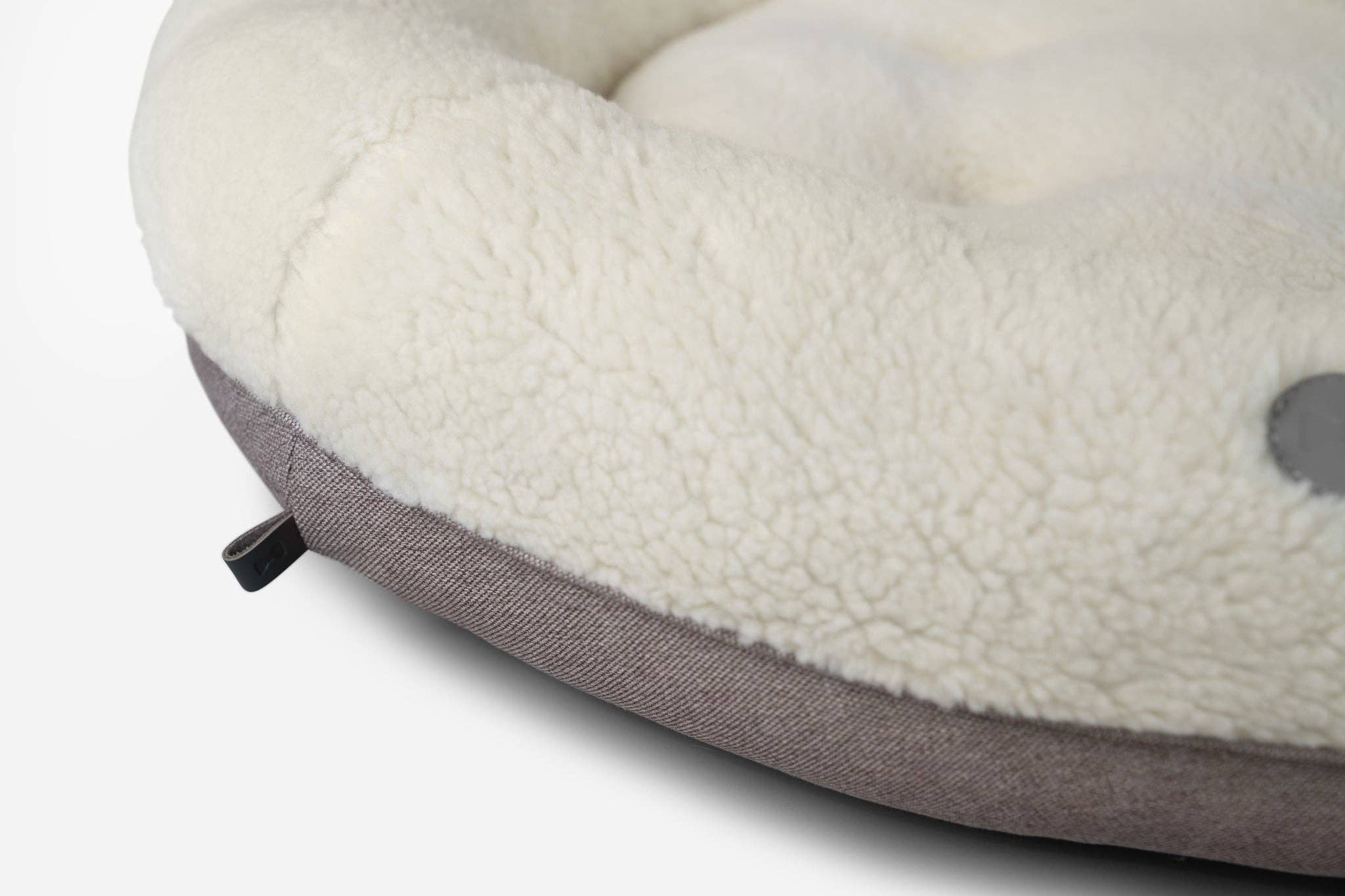 Beige Letto per cani a ciambella beige peloso in vendita all'ingrosso su Faire4