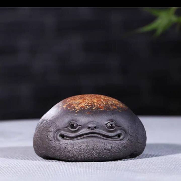 Green Pastures Wholesale - Wholesale Decorative Figurine - Purple clay toad tea pet/ZiSha YiXing tea accessory1