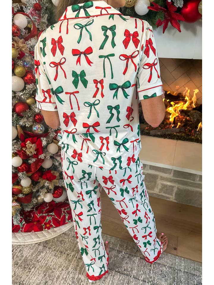 White Midnight Bow Christmas Edition Ruffle Pajama Set for wholesale on Faire7