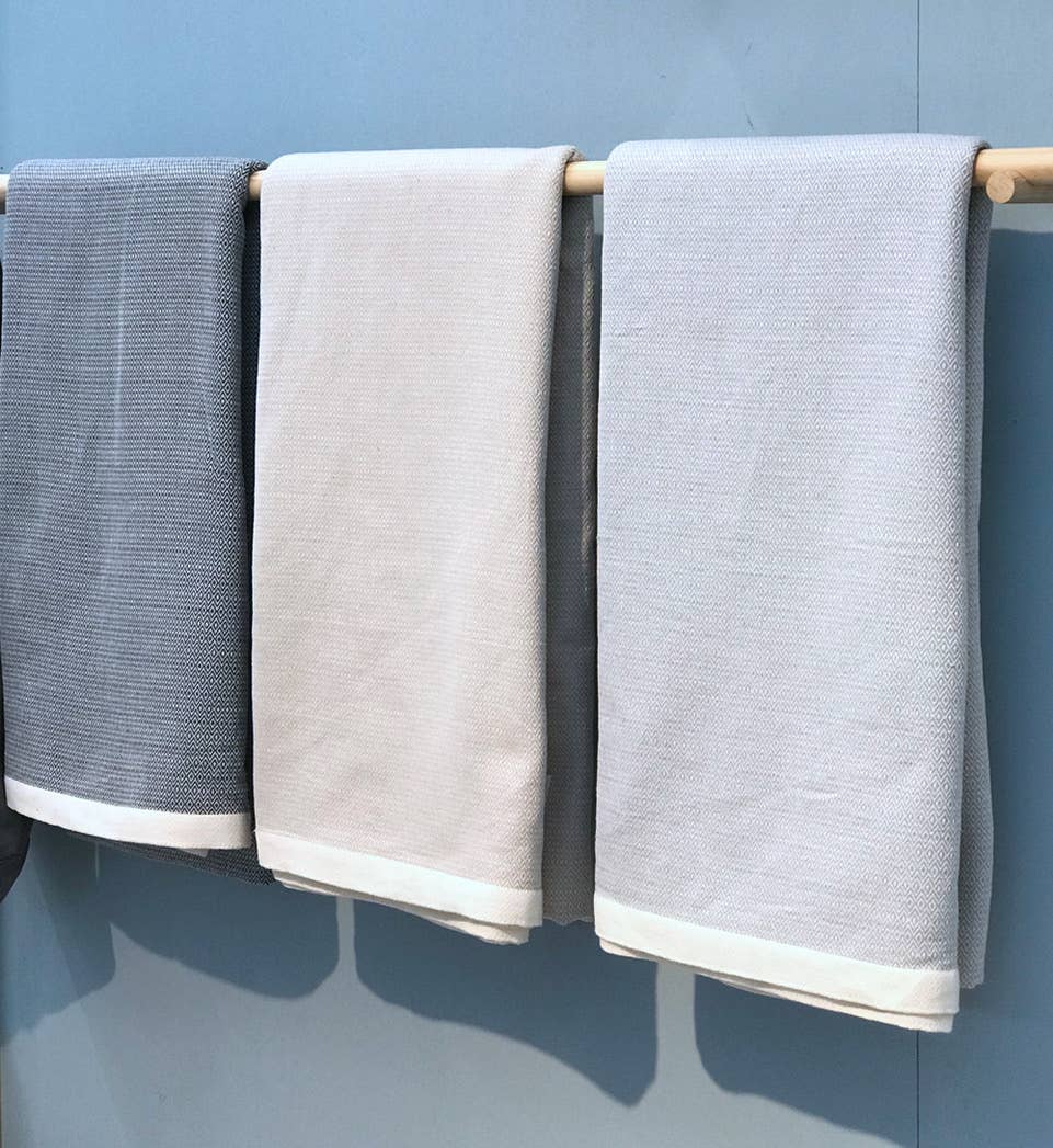 Lantara – wholesale Prydnadsfilt – Pläd Diamant i sandfärg – 190x280 cm3