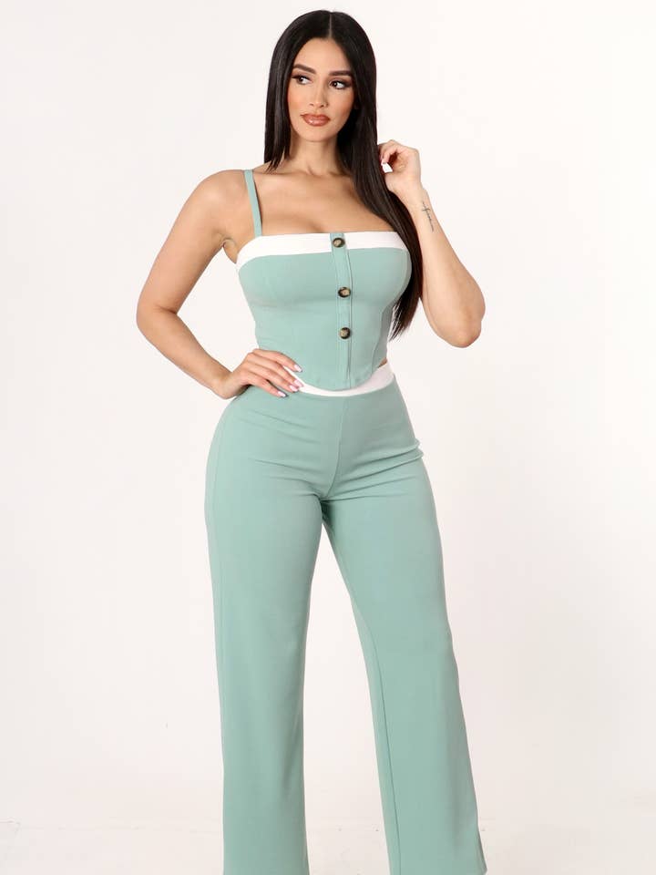Ensemble débardeur court sans manches à ourlet boutonné et pantalon pour la vente par BJ's Closets