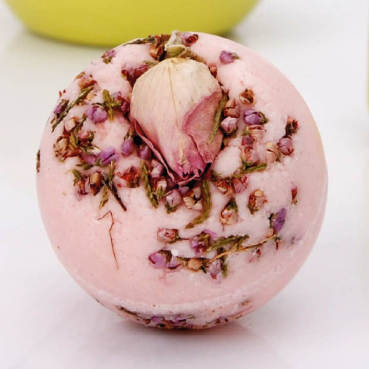 Bath Truffle Summer Bouquet - nourishing bath additive with rose for wholesale by BadeFee
