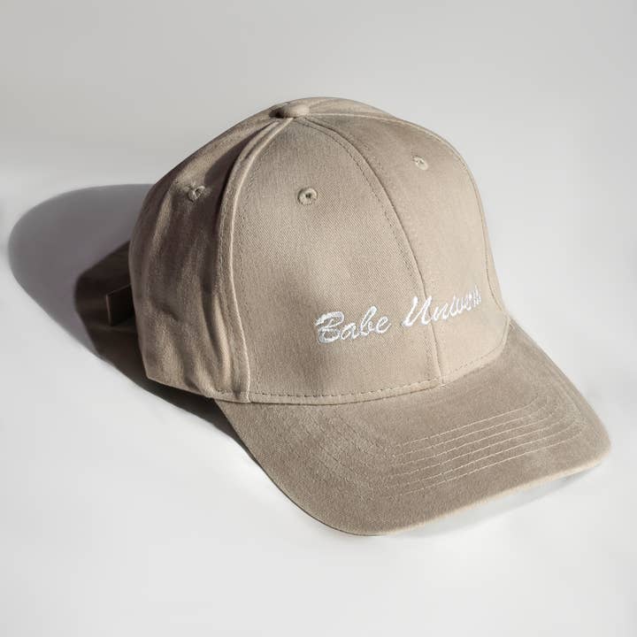 Babe Universe - Wholesale Baseball Cap - Women's - Babe Universe Stylish Cap1