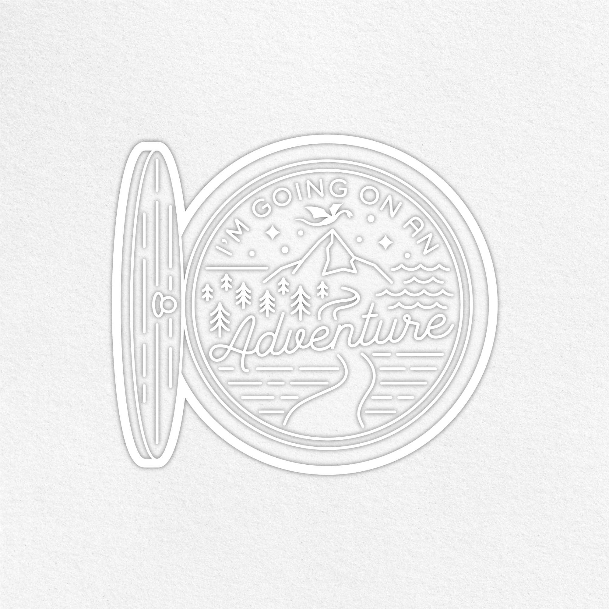 MacGuffin Goods – Engroshandel Reversnål/knap – Jeg tager på eventyr klistermærke1