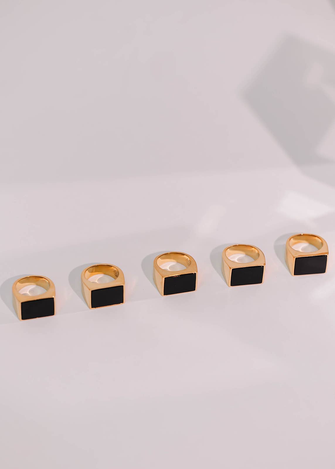 Middle Finger - Wholesale Signet Ring - STONE SIGNET IN JET