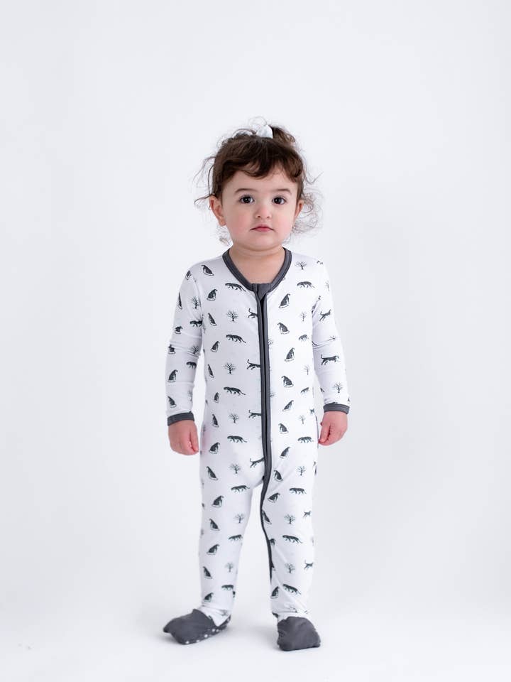 Bubble Baby - Wholesale Jumpsuit - Baby - Snow Leopard | Zip Convertible