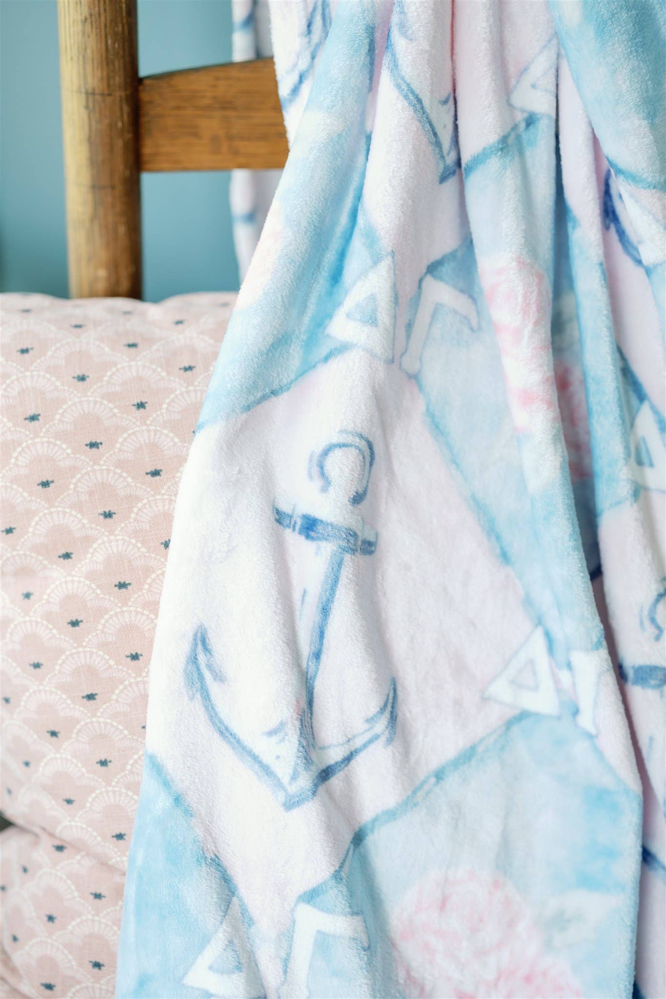 Gracefully Made Art - Wholesale Throw Blanket - Delta Gamma Flannel Fleece Blanket, Sorority 5