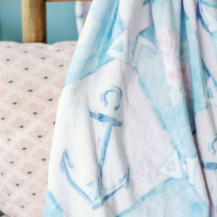 Gracefully Made Art - Wholesale Throw Blanket - Delta Gamma Flannel Fleece Blanket, Sorority 5