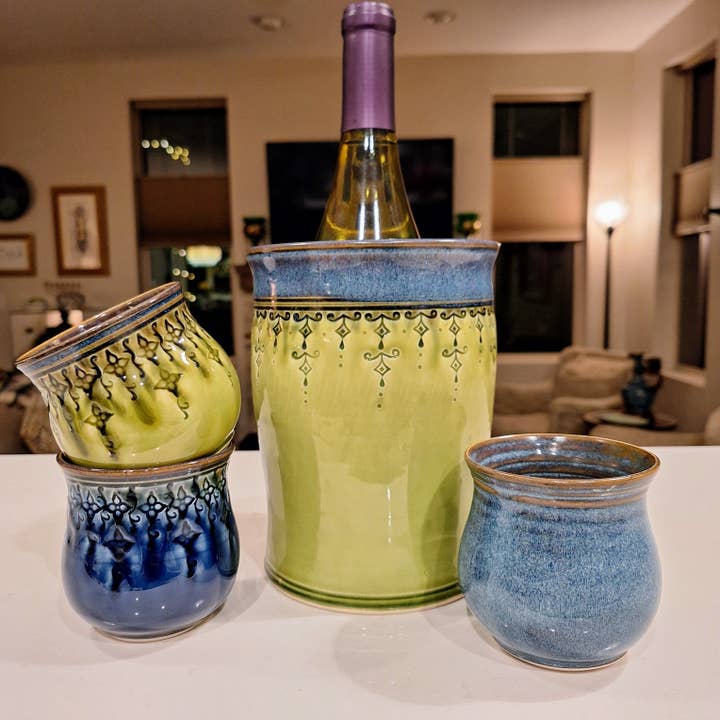 Plays in Mud Pottery – Copo de vinho por atacado – Copo de Vinho sem Pé - Feito por Encomenda - Cerâmica Artesanal17