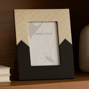 Photo Frame - Ivory/Black Resin Herringbone 2-Tone, 4x6 in. for wholesale by Sagebrook Home