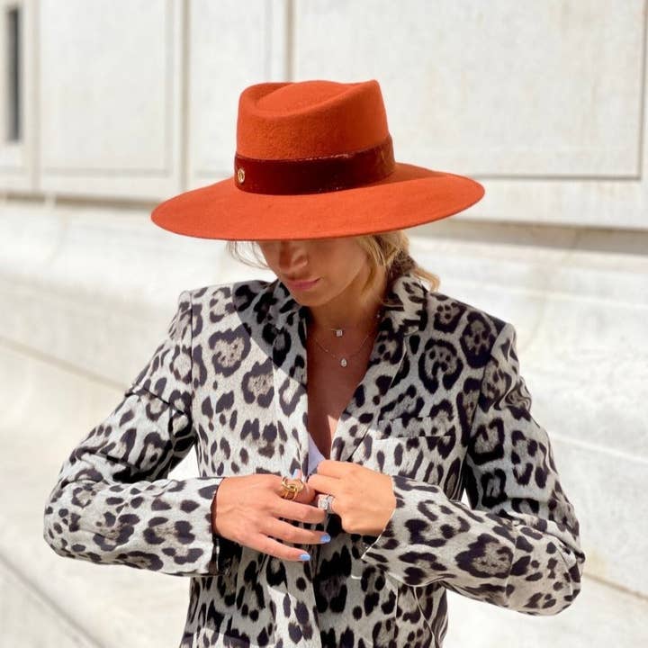 JOE & MEY Chapeaux Bonnet echarpe - Wholesale Fedora - Women's - Deby Long Edge 10.5 cm105