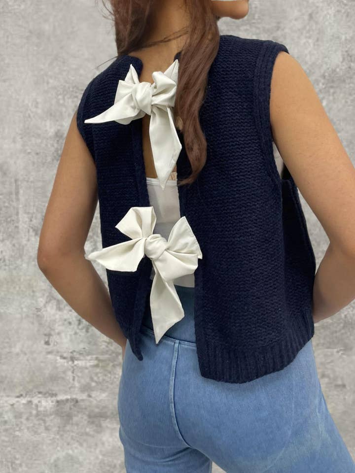 Bow on the back cropped knitted vest for wholesale by Rosa Clothing