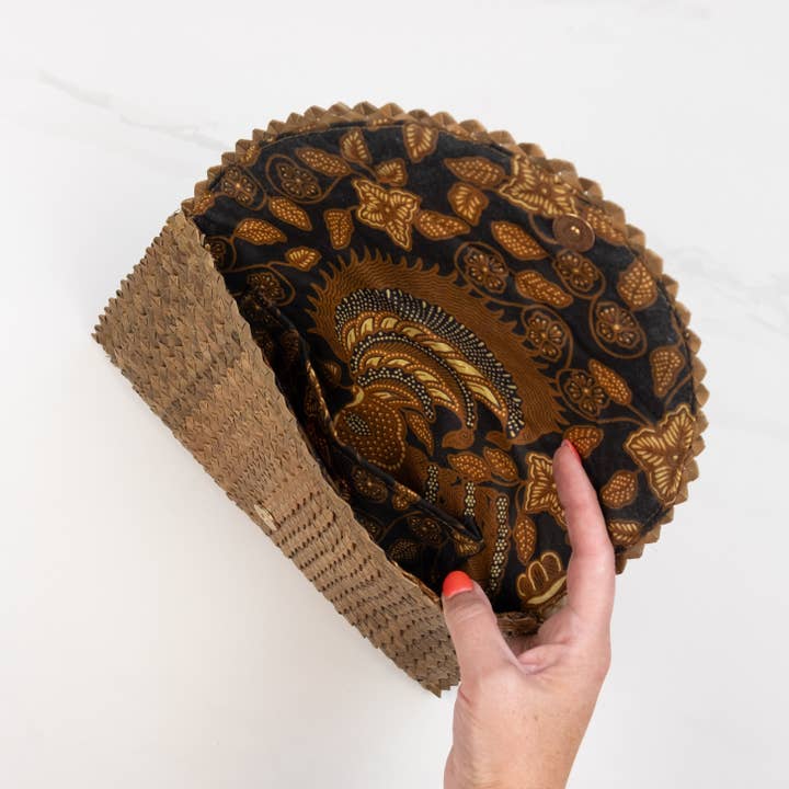 The Winding Road - Wholesale Clutch Bag - Women's - Straw Clutch - Nartural Brown with Cowrie Shell Trim