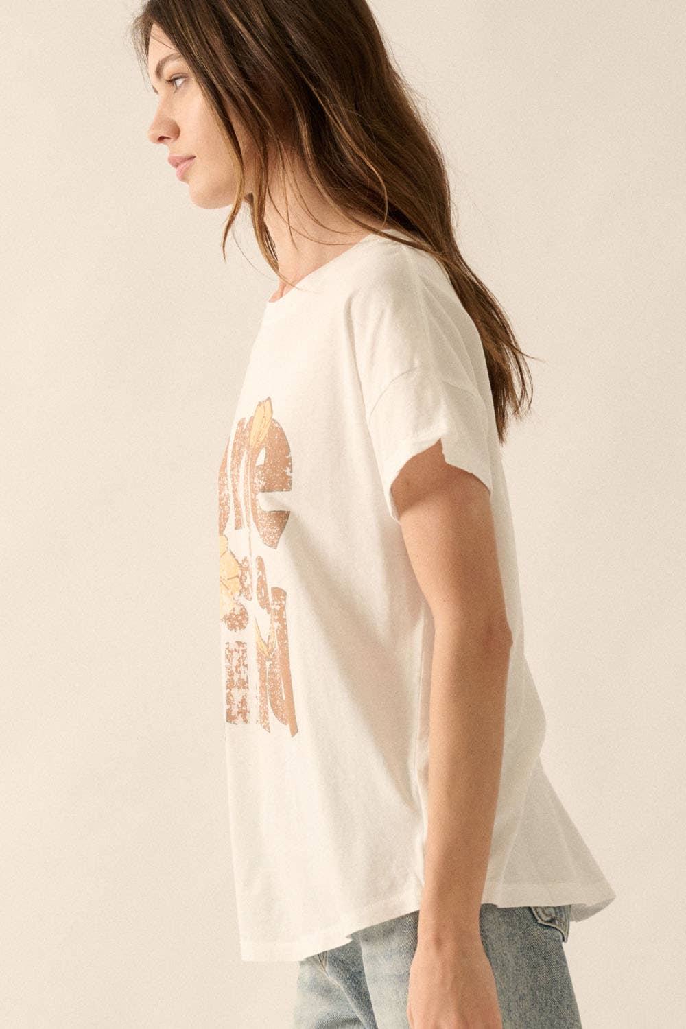 Elfenben En av ett slag Vintage-Print Graphic Tee för wholesale på Faire3