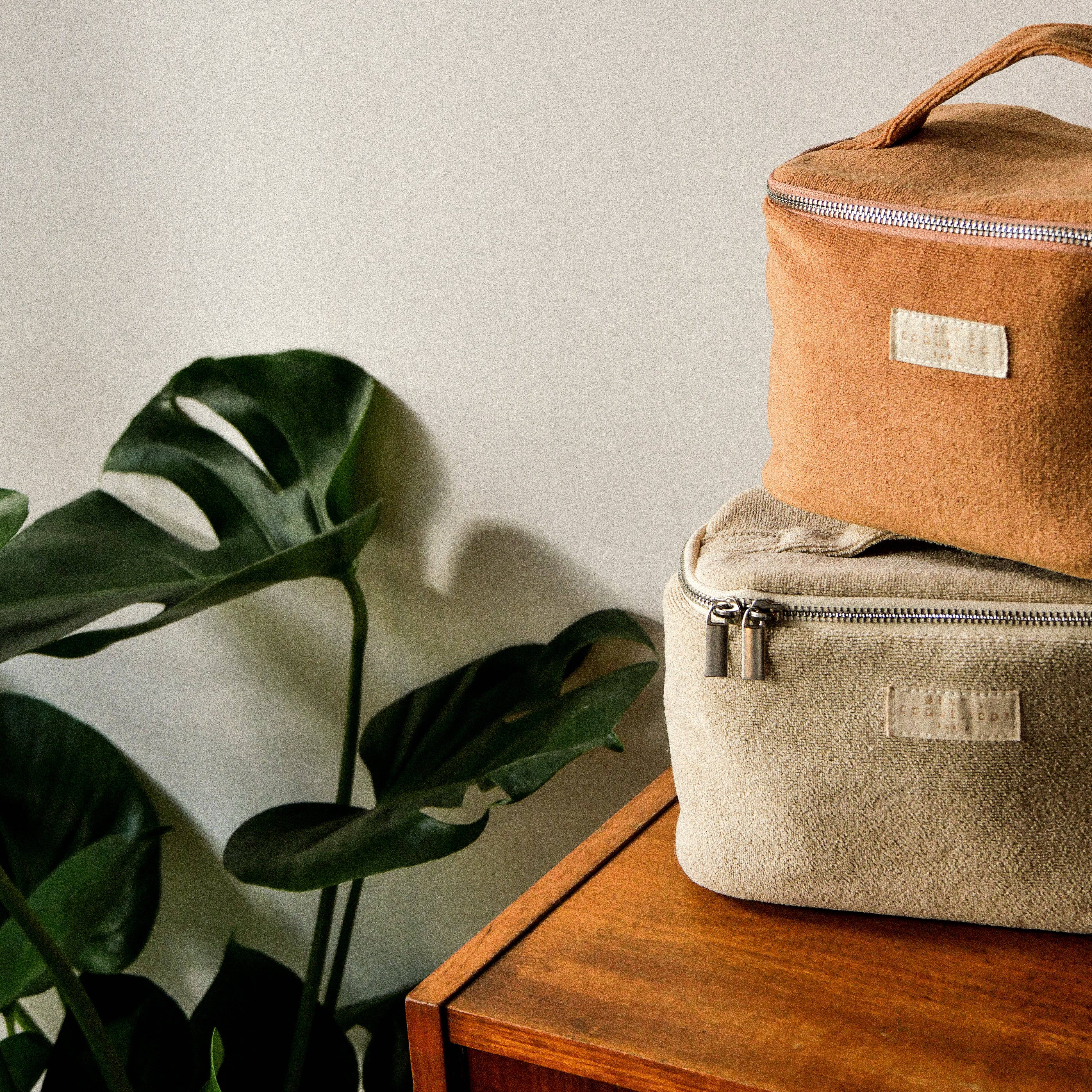 Gentil Coquelicot Paris - Wholesale Makeup/Cosmetic Bag - Vanity sponge5