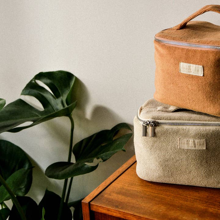 Gentil Coquelicot Paris - Wholesale Makeup/Cosmetic Bag - Vanity sponge5