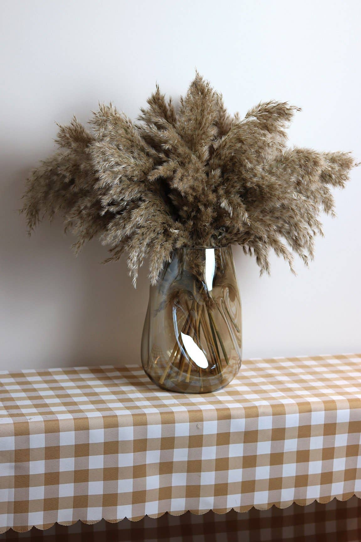 SUN AND DAY - Wholesale Tablecloth - Gingham Check Scallop Edge Tablecloth 2.2M X 1.4M2