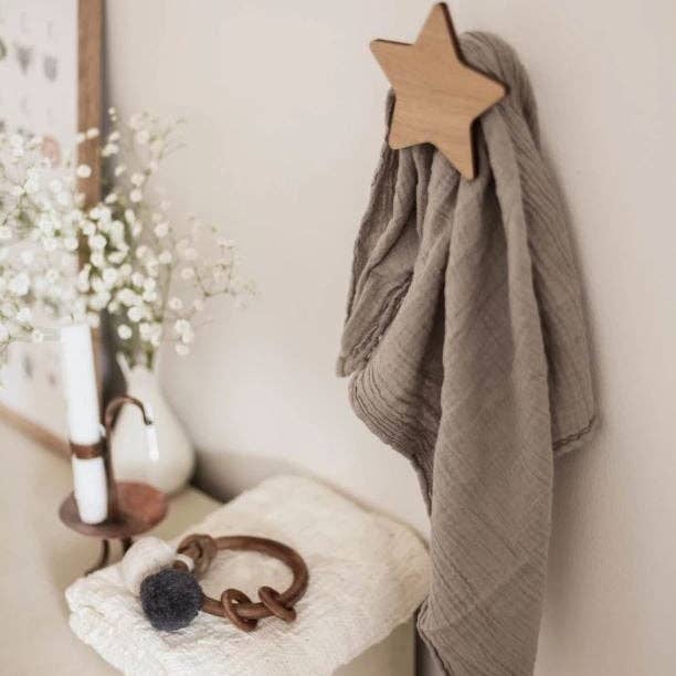 Crochets en bois - Étoile, Nuage, Lune, Oiseau, Arc-en-ciel, Rond pour la vente par The Butter Flying