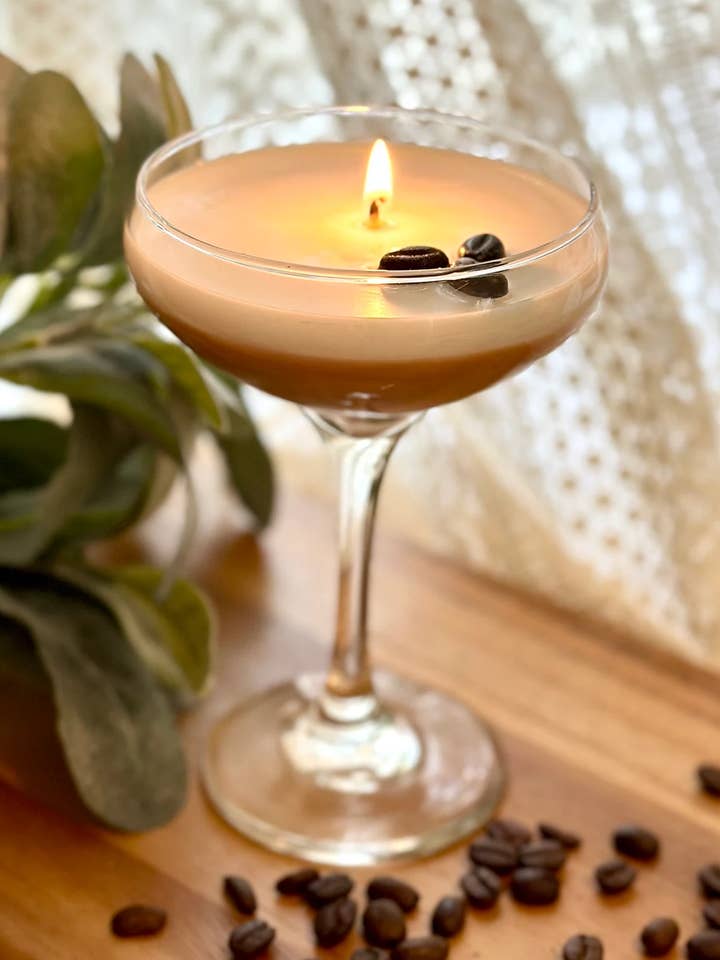 Bougie Espresso Martini (Coupe Glass) pour la vente par Pink Spruce