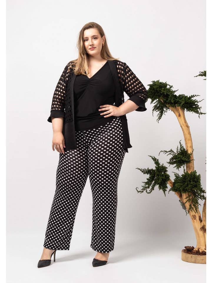 258019 - Jas in opengewerkte kant Lente Zomer Collectie Grote Maten voor wholesale door Teresa Cardoso Oliveira