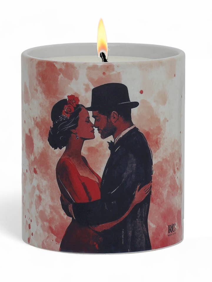 SUBLIMART : Love.ly - Bougie en cire de soja 'Embrasser l'amour' pour la vente par SublimArt