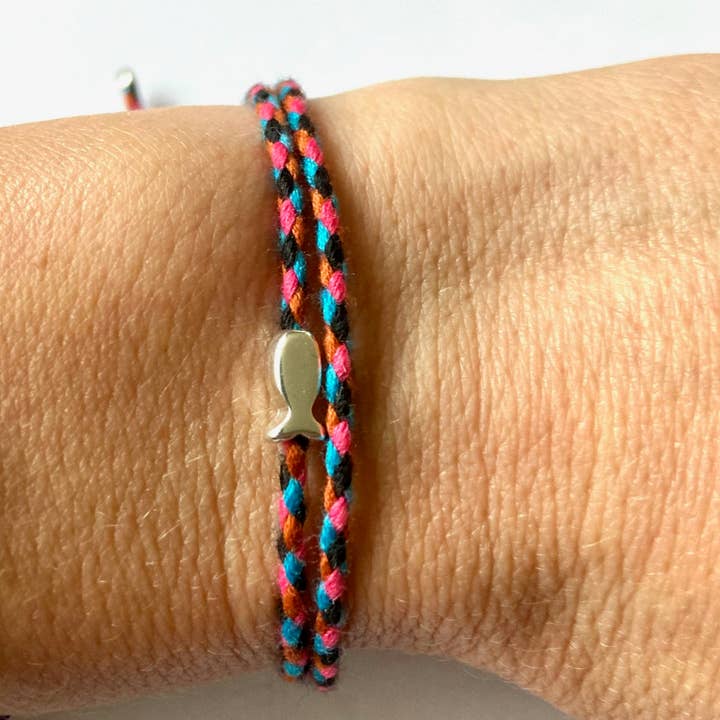 Fish bracelet in braided cord - Make a Wish · Fiesta for wholesale by MundoconAlma*