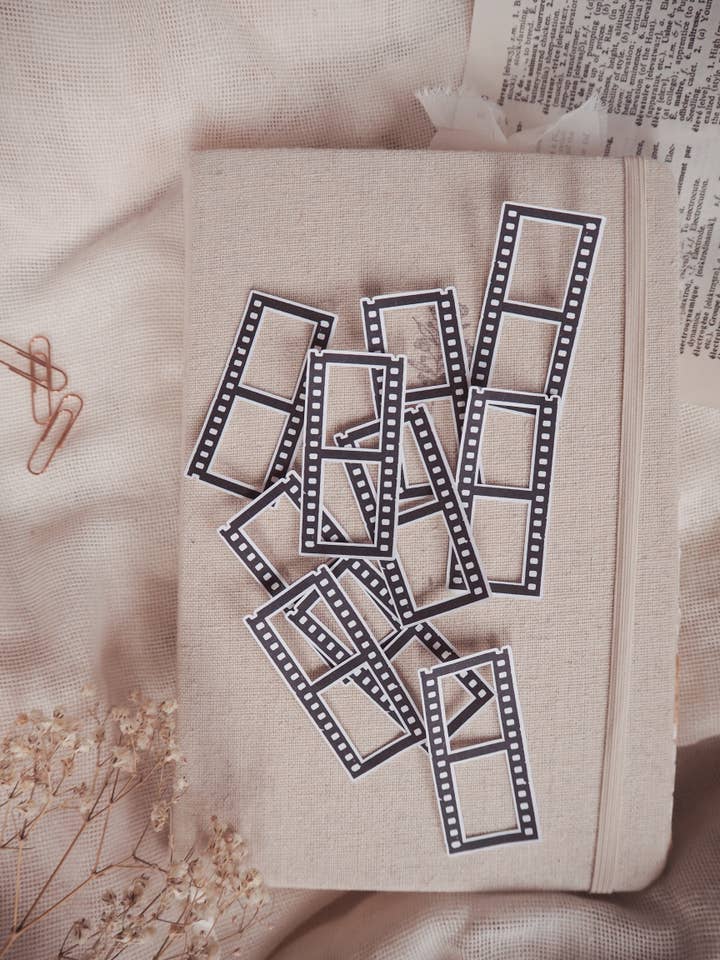 Set of 10 film stickers for wholesale by Chapteries