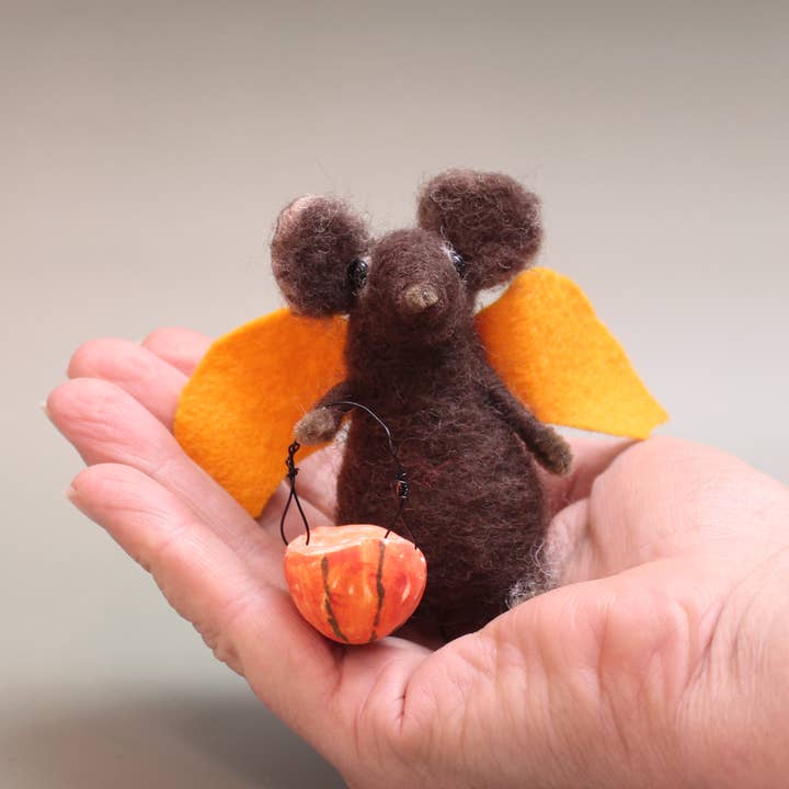The Makerss - Wholesale Craft sewing kit - Halloween Mouse Small Needle Felt Kit - Limited Edition1