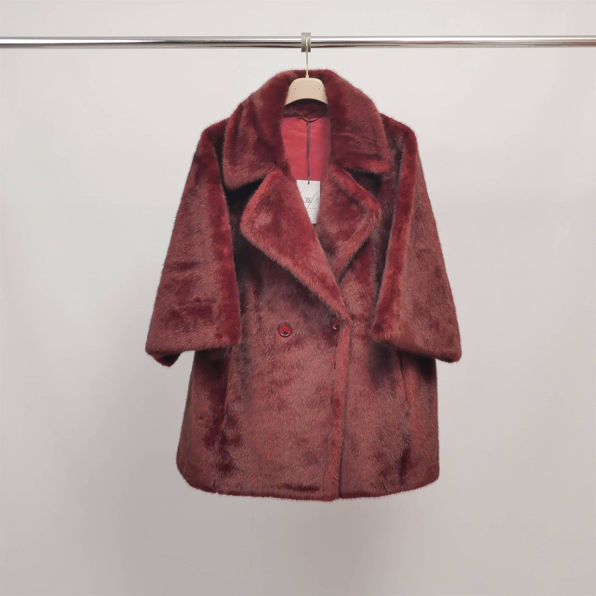 Cecile Wang - Wholesale Fur/Faux Fur Coat - Women's - Short faux fur coat 3/4 sleeves DSY250350