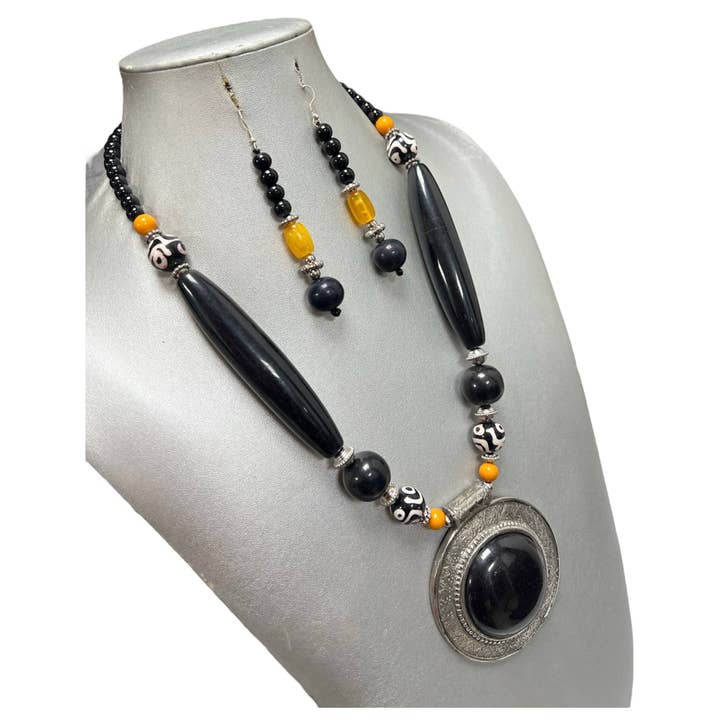 African Stars - Wholesale Jewelry Set - Women's Colored Wooden Necklace Set With Large Pendant -- Jewelry 4916