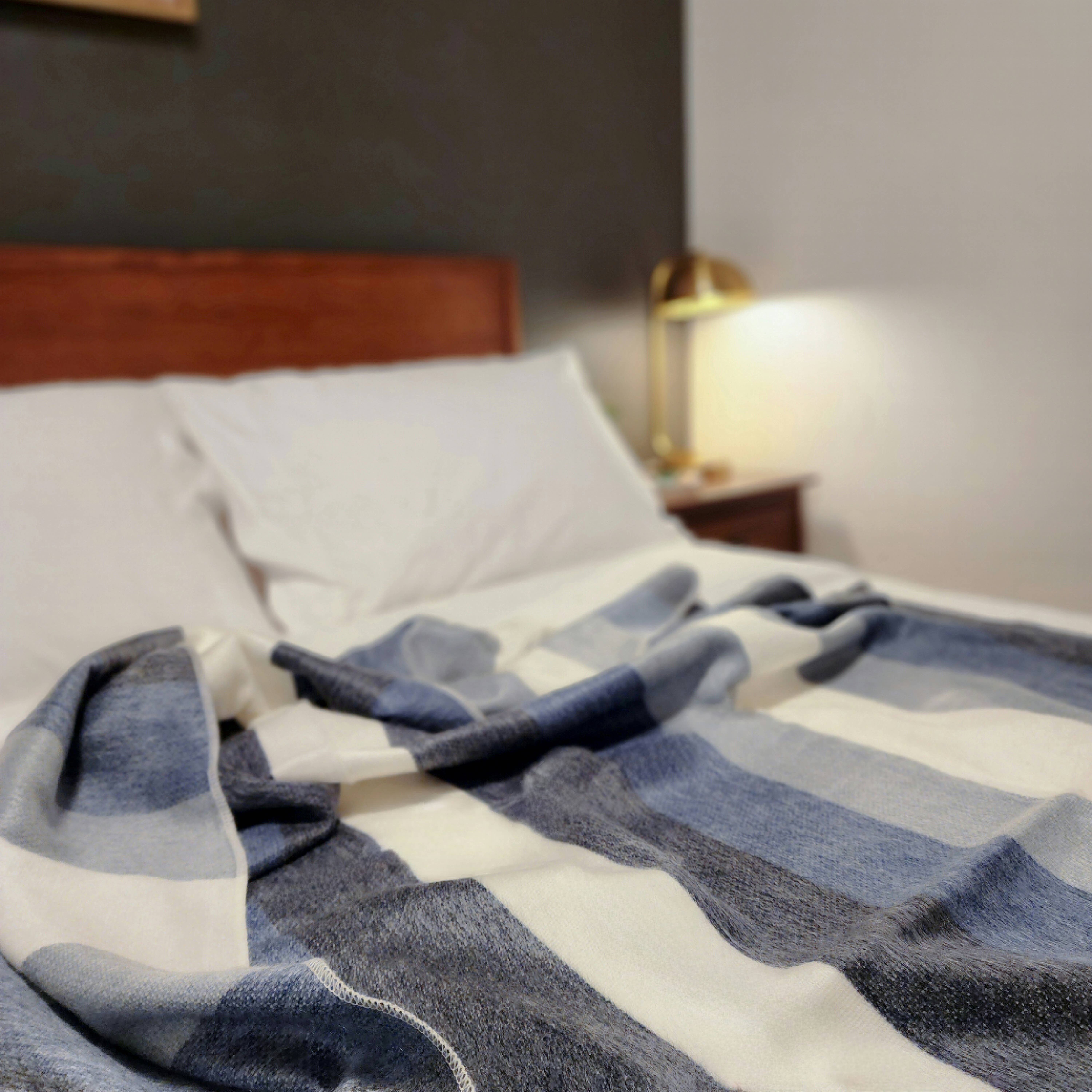 LATITUDE ZERO GOODS - Wholesale Throw blanket - Ambato - Queen Size - Alpaca wool throw blanket1