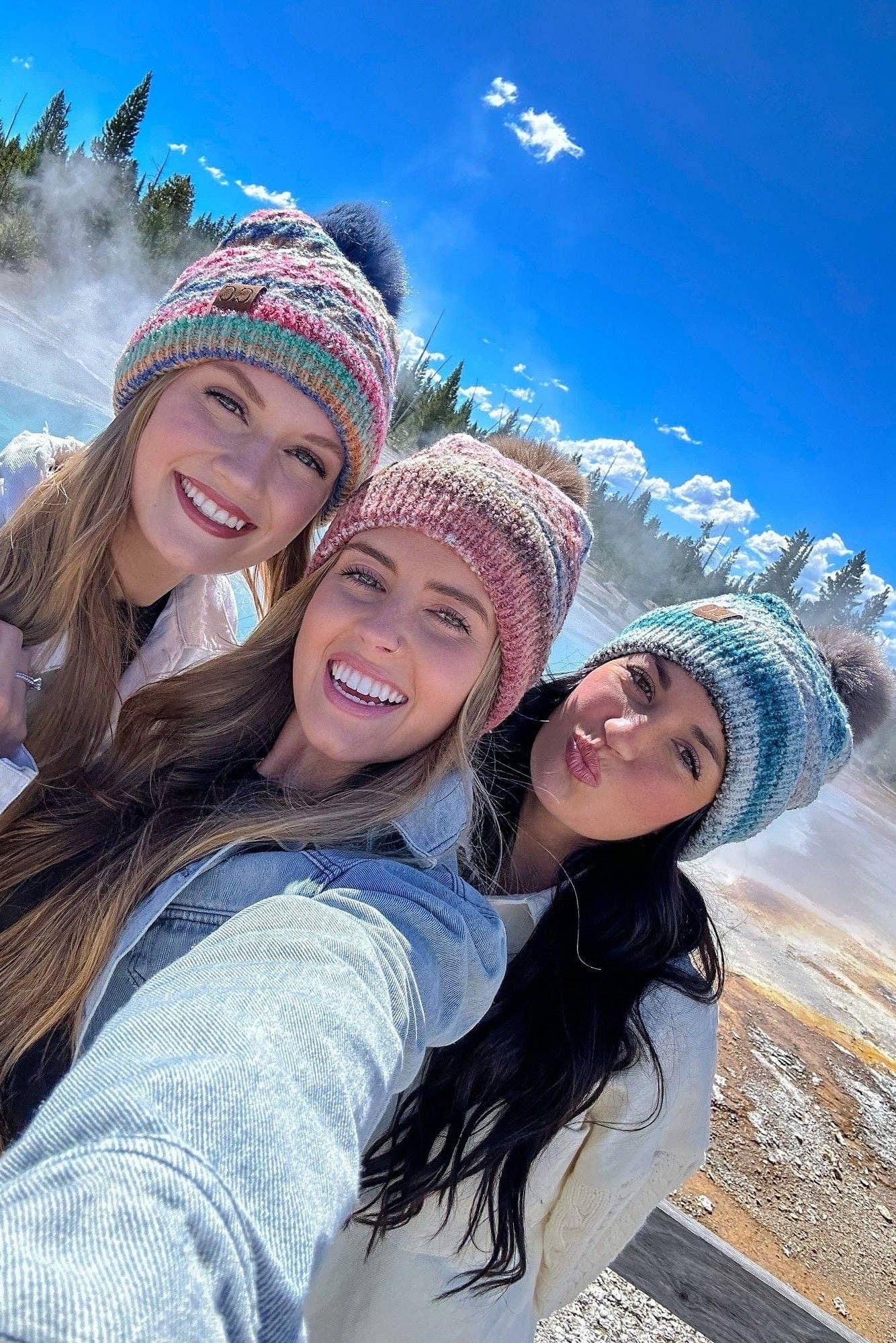 MiMi Wholesale - Vente Bonnet – femme - Bonnet à pompon Luna Space Dye HTC00412