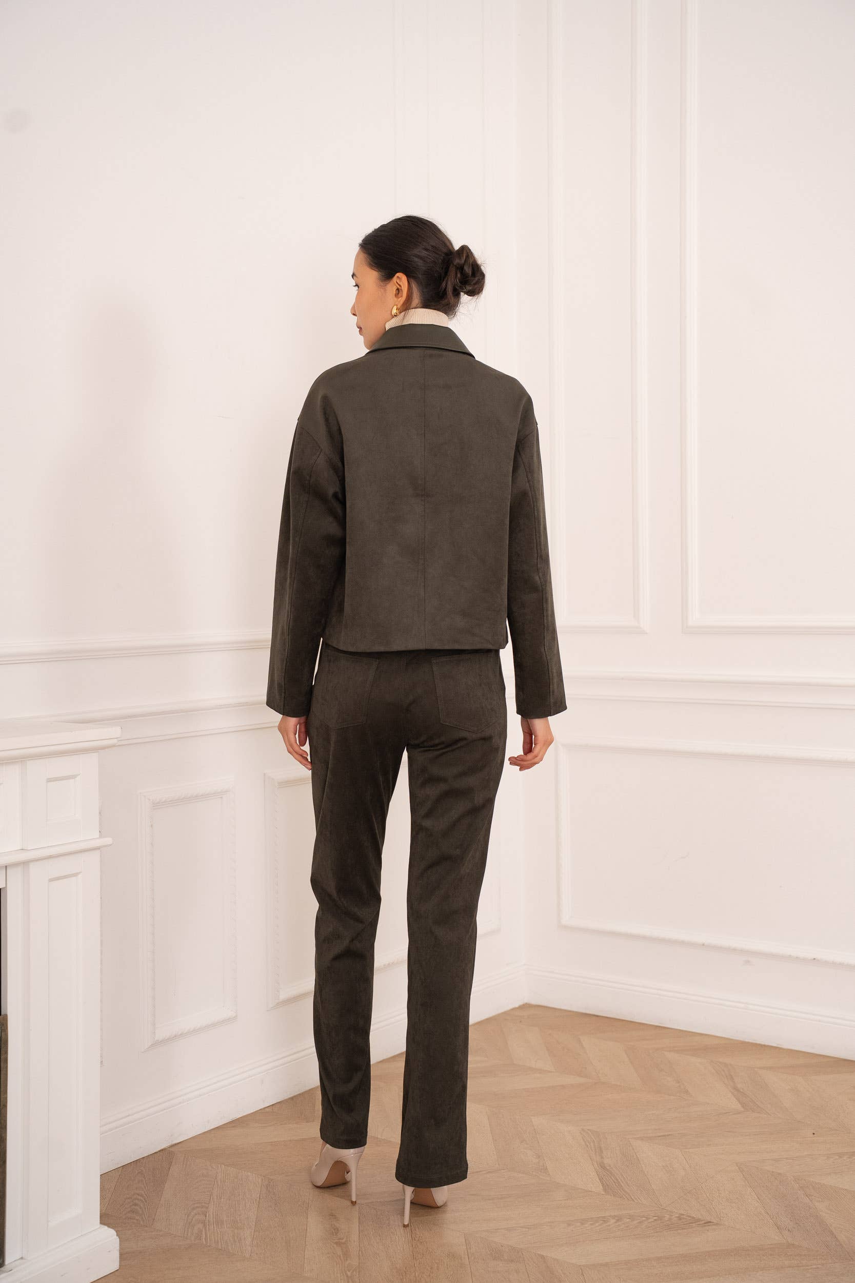 Attentif Paris - Wholesale Jacket - Women's - Short suede jacket with contrasting faux leather collar27