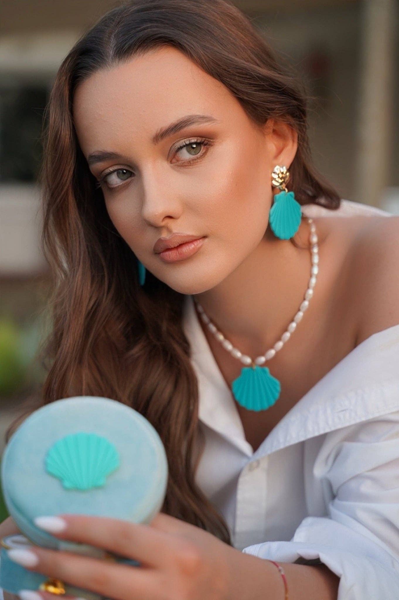 DUESTELLE ITALIA – Brincos de argola por atacado – Sirena - Brincos Concha Verde Água3