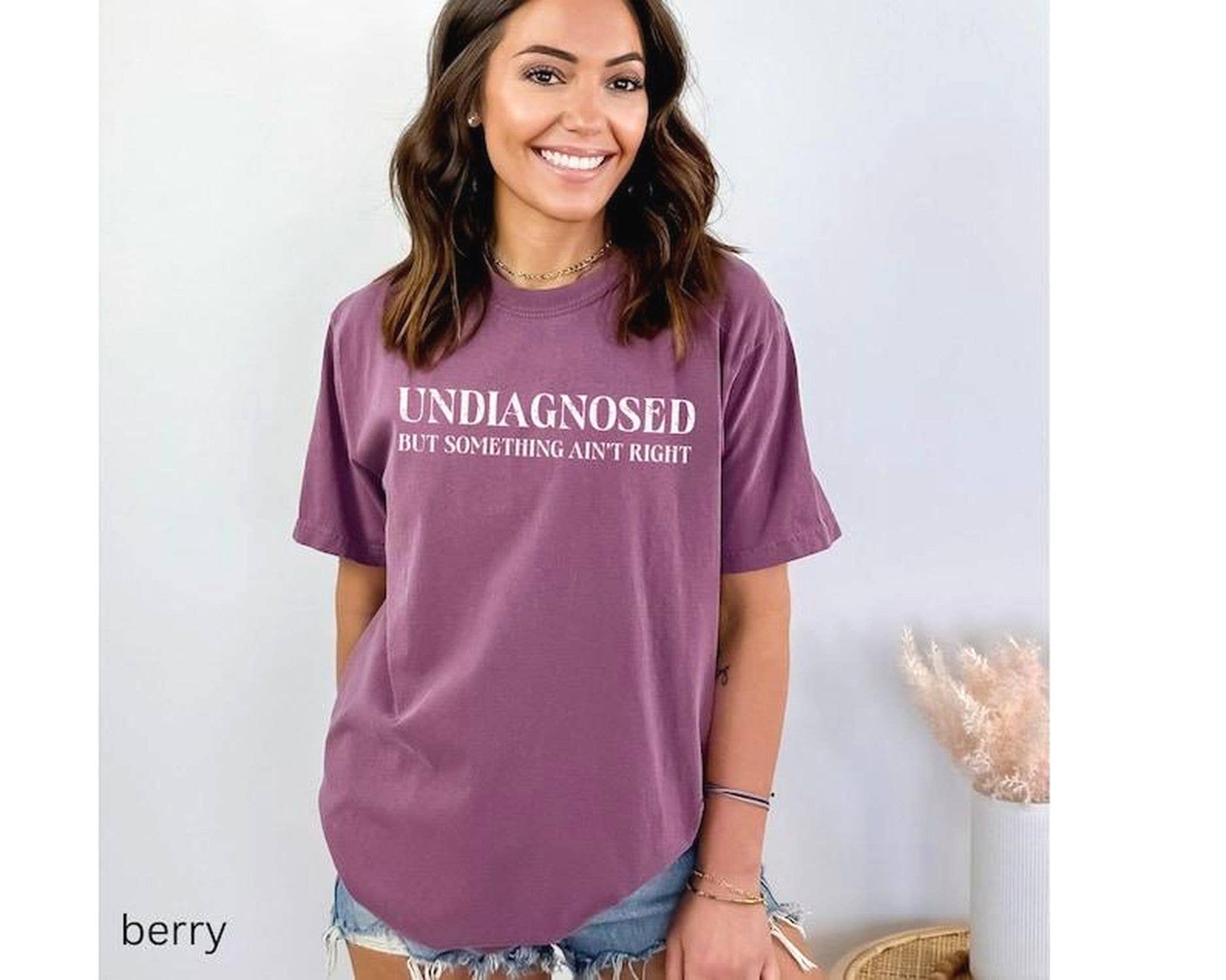 TheKingShirt - Wholesale Graphic Sweatshirt - Women's - Undiagnosed But Pretty Sure Somethings Up Funny Comfort Tee3