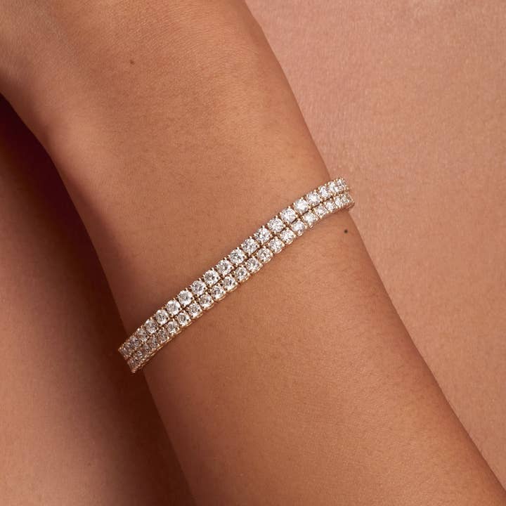 Bracelet de tennis en diamant de laboratoire à quatre griffes (8 CTW) pour la vente par Orchid Gems Fine Jewelry